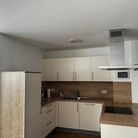 Schoene 2-zimmer-souterrainwohnung Mit Terrasse Apartament *